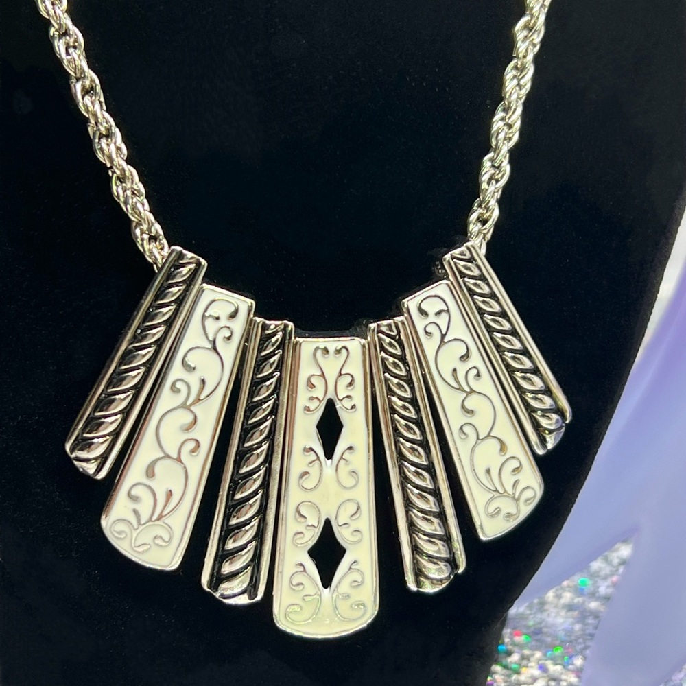Silver-Tone White Enameled Slider Pendant ~ Stretch Panel Bracelet & Earrings - Picture 2 of 6